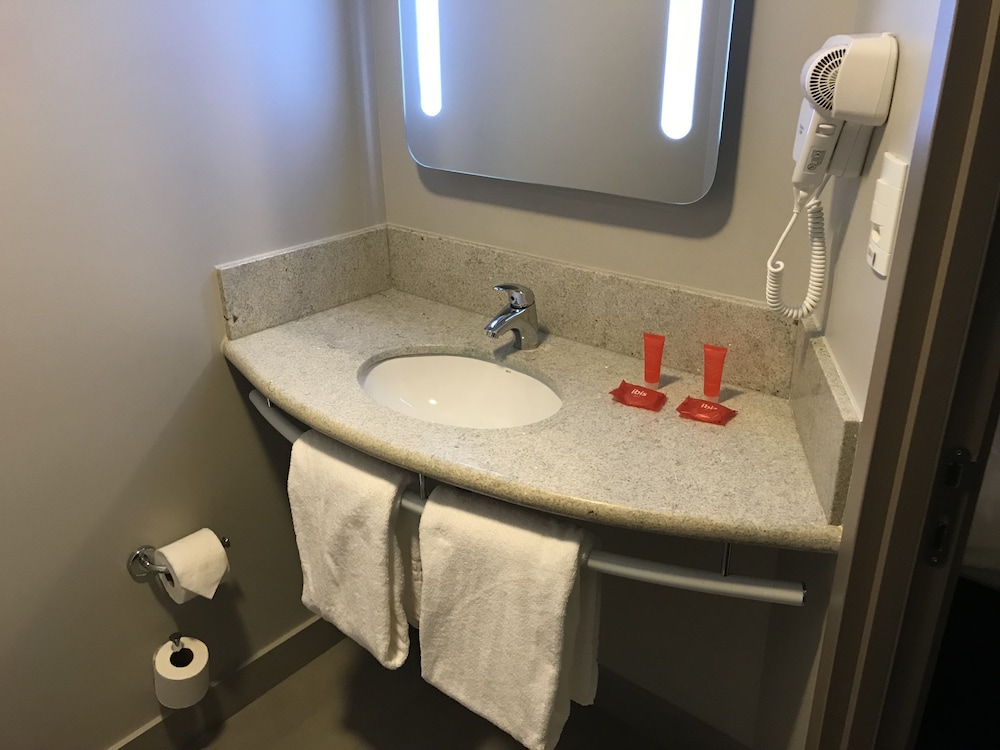 Ibis Tatui 48/48