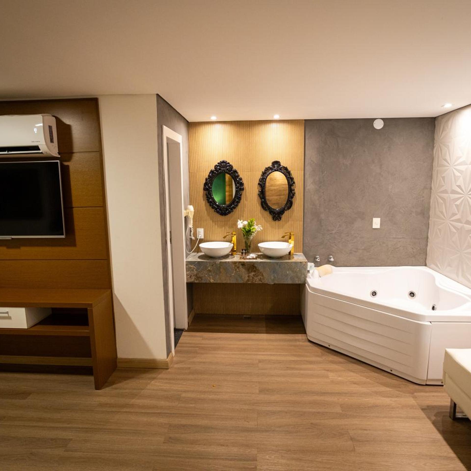 Alfa Hotel 27/50