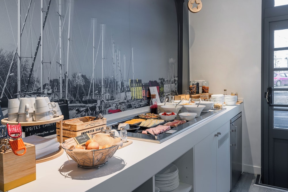 IBIS STYLES VANNES GARE CENTRE 44/61