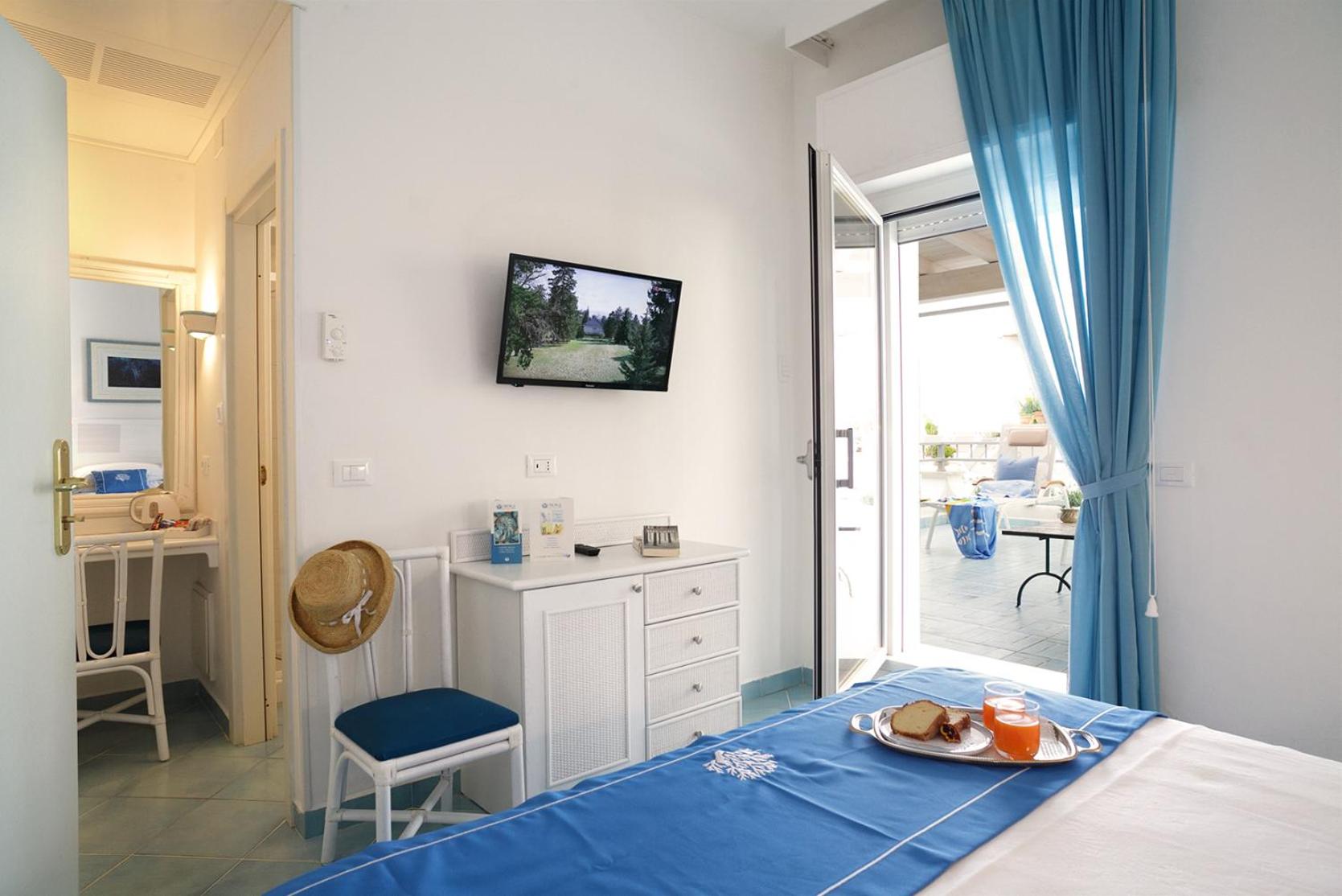 غرفة بسرير مزدوج بشرفة، Aurora Hotel & Suites Sul Mare 7/10