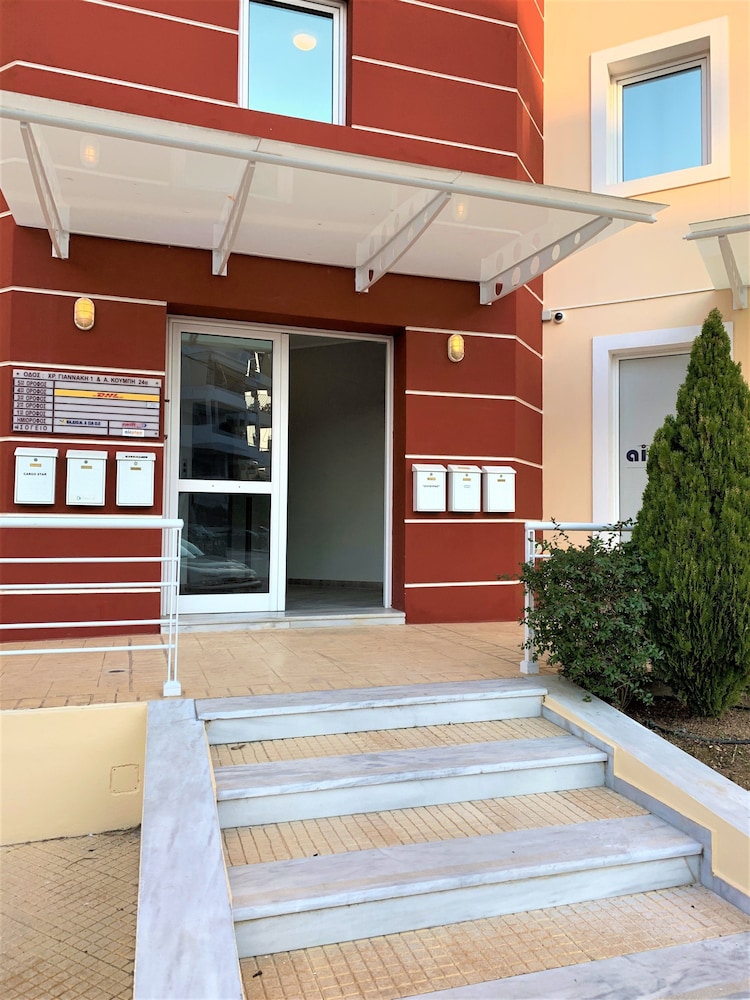 GK Airport Suites 4/49