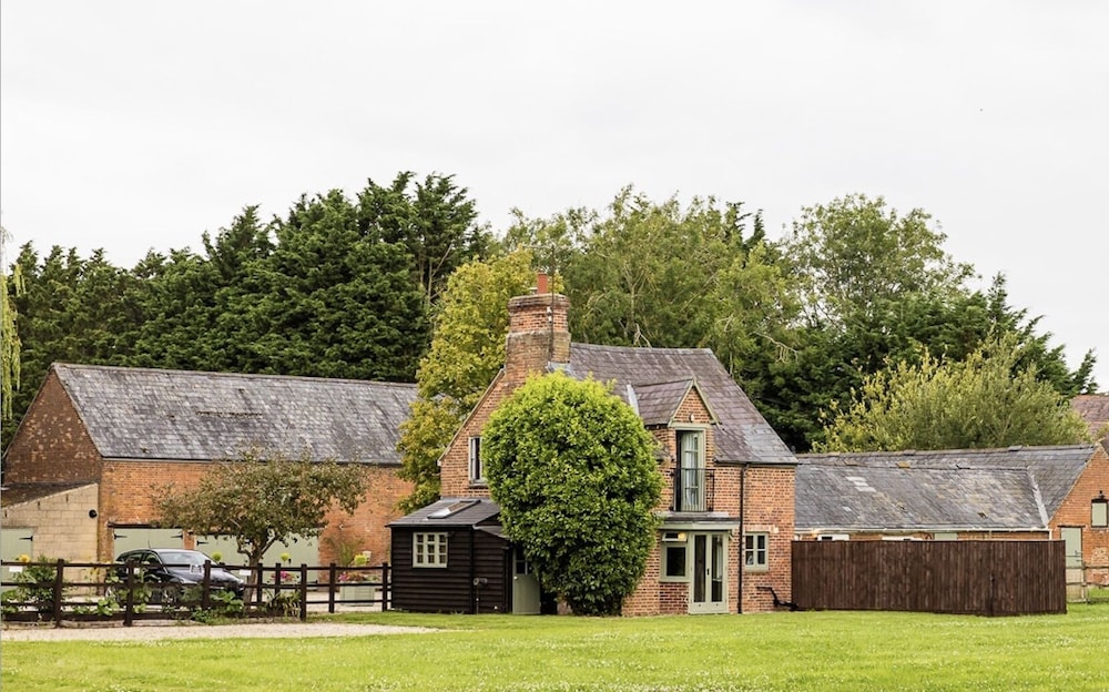 Hill Farm 27/34