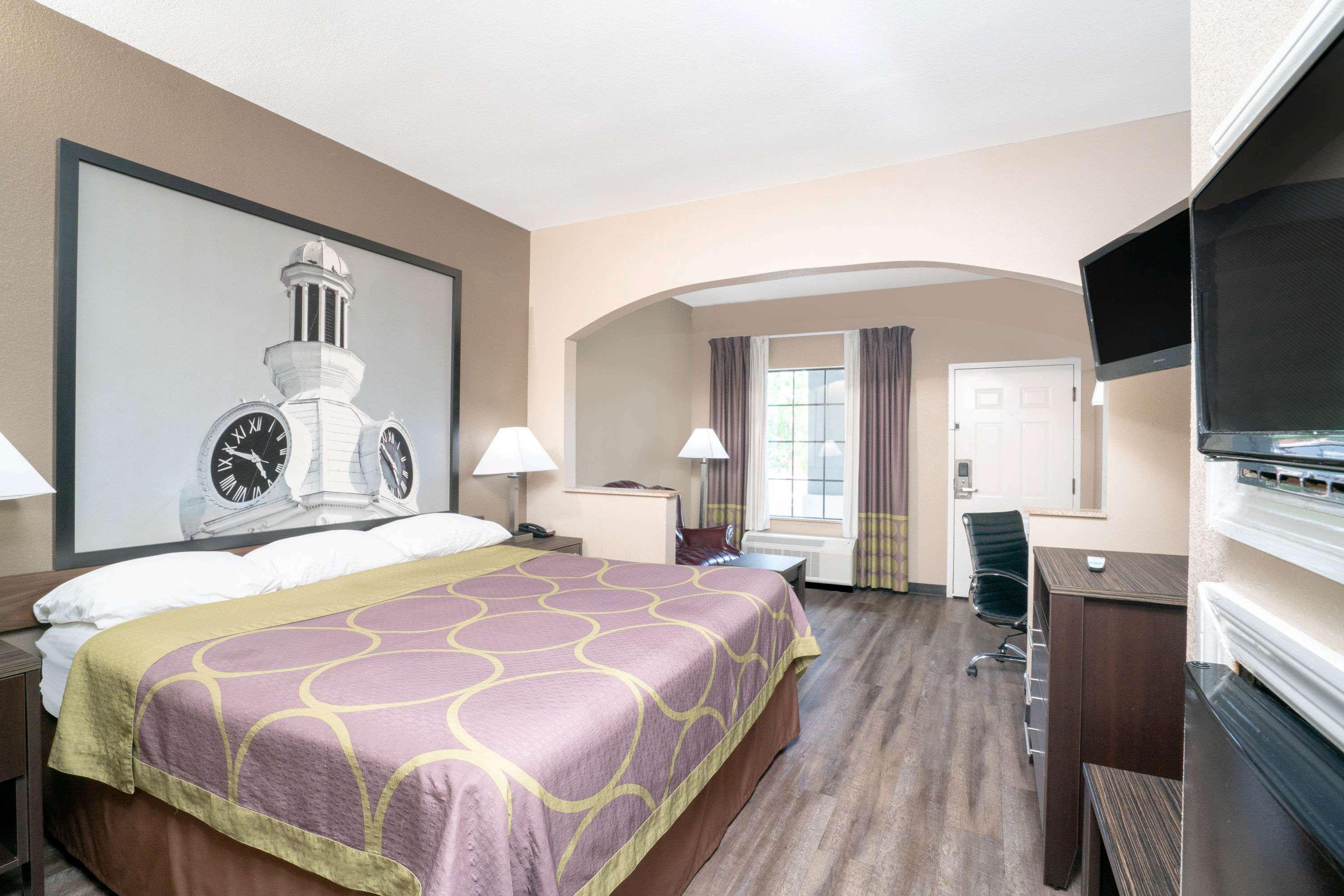 Efficiency, King Bed