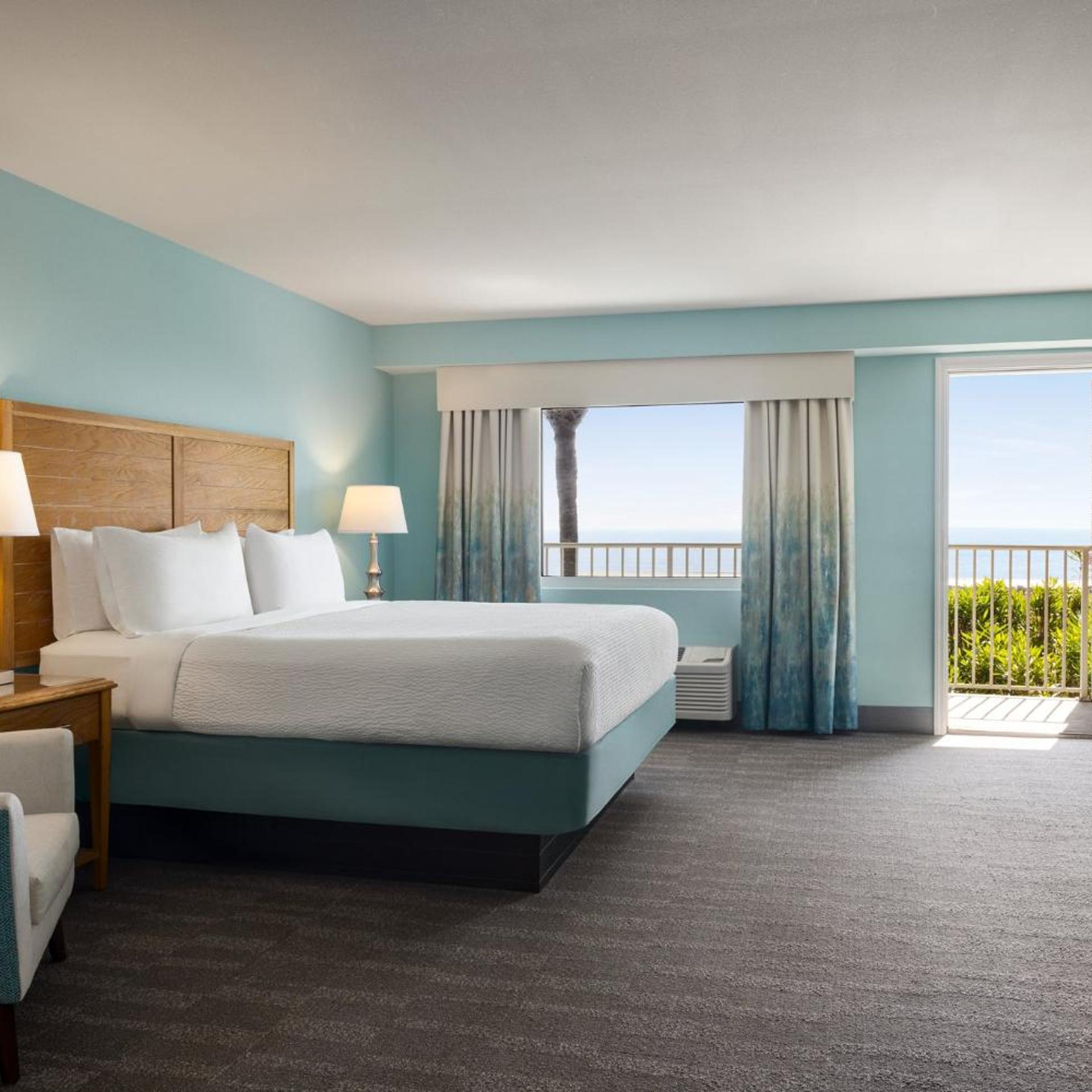 Kids Suite, King Bed, Ocean Front