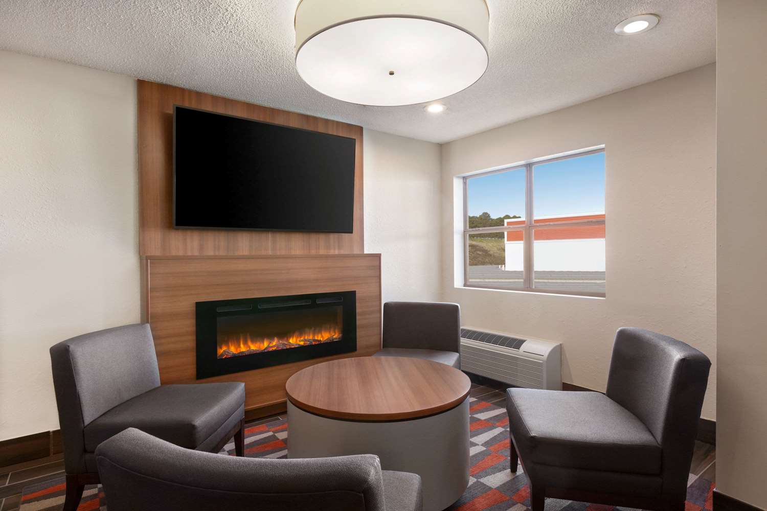 Microtel Inn & Suites by Wyndham Tifton 14/17