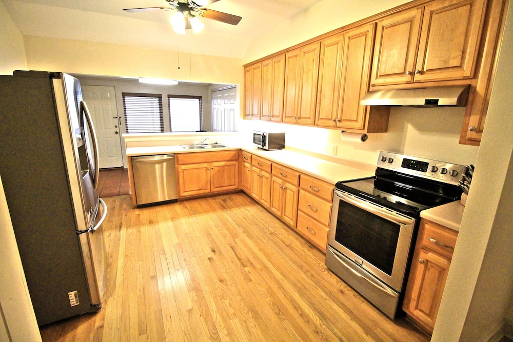 Peach Tree Inn & Suites 43/67