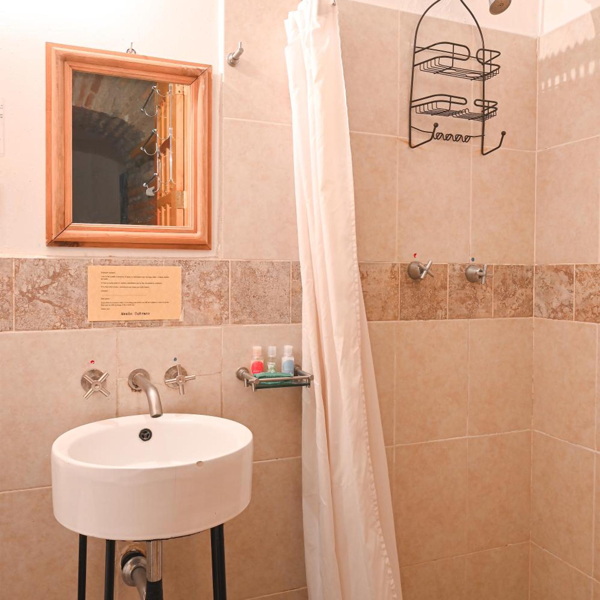 Hotel Meson Cuevano 47/50