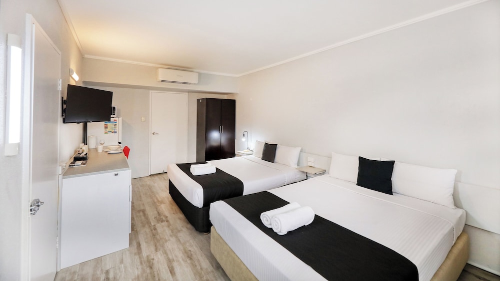 TROPICAL GATEWAY MOTOR INN 25/62