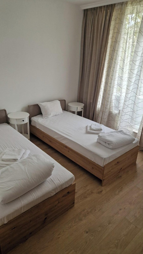 SUPERIOR, APARTMENT, MULTIPLE BEDS, PARK VIEW