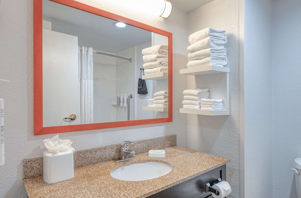 غرفة بسريرين كوين، Hampton Inn Washington Court House 5/6