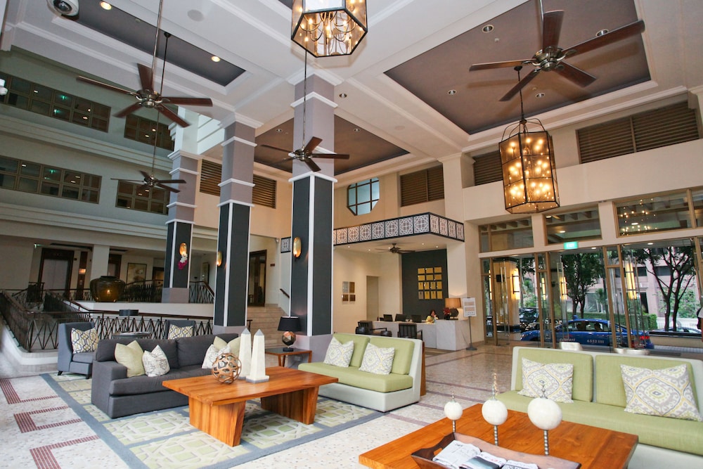 TREETOPS EXECUTIVE RESIDENCES 37/71