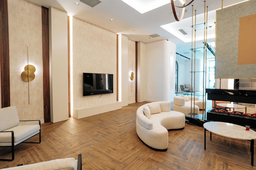 Empula Hotel & Residences 32/50