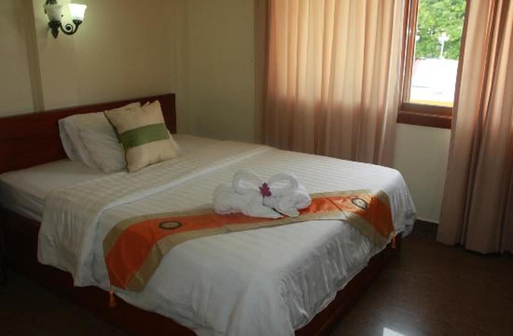 DELUXE, DOUBLE BED