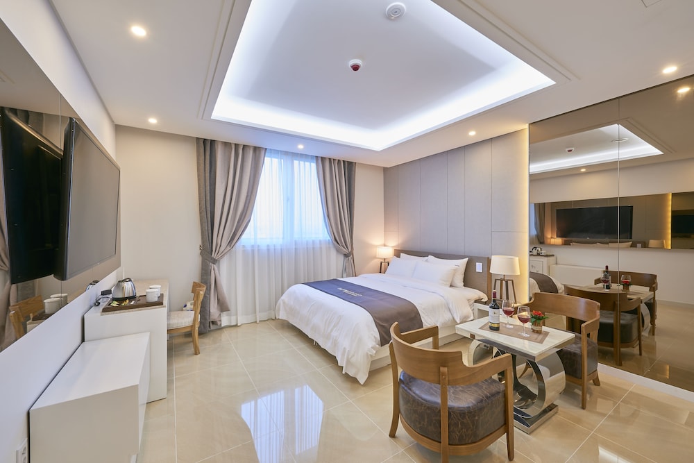 Madrid Hotel Gwangju 24/39