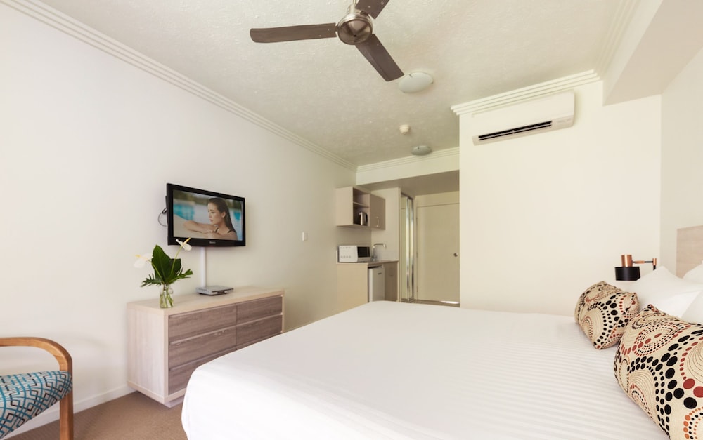Silkari Lagoons Port Douglas 18/67
