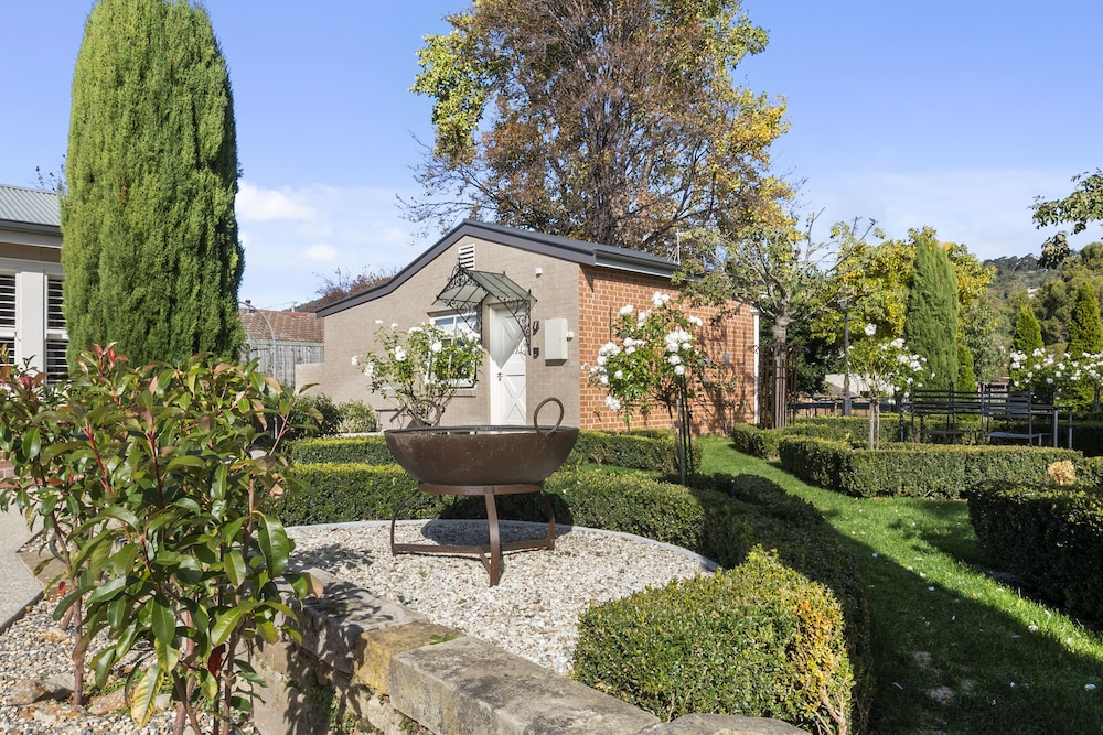 AMBERLEY HOUSE 40/50