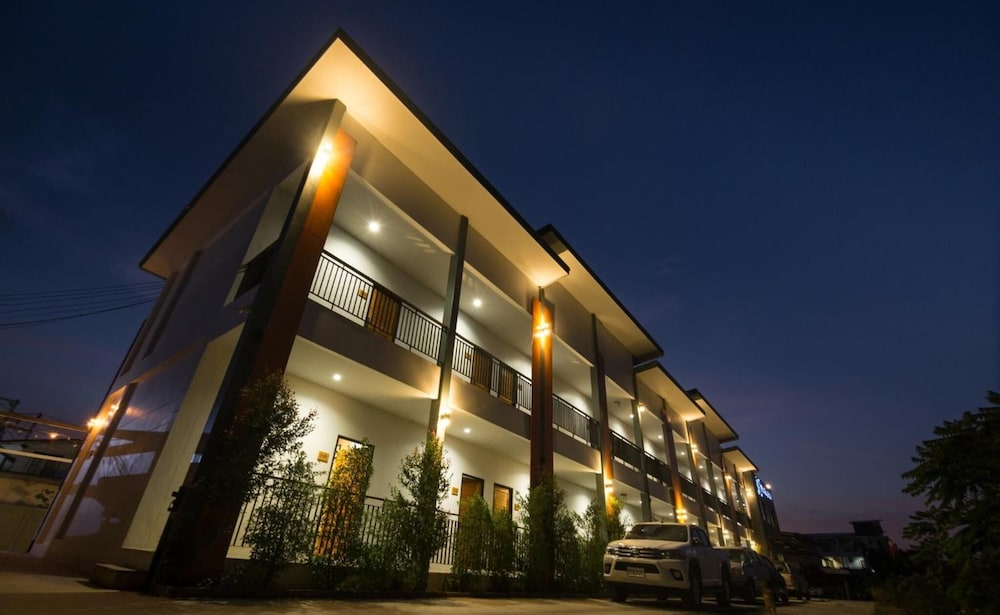 The Cozy Hotel 2/50
