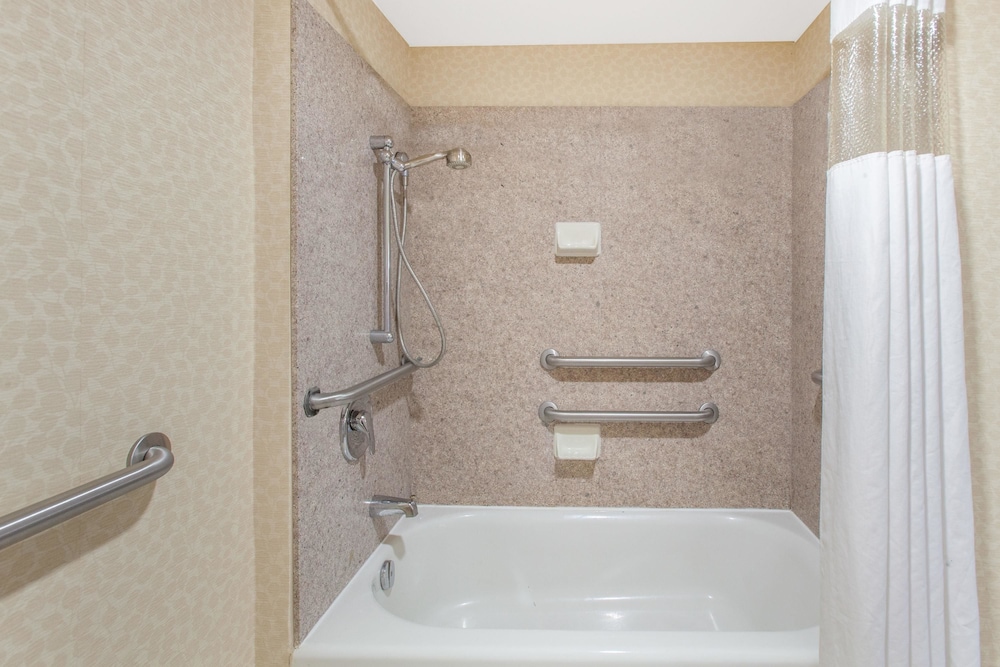 Hawthorn Suites By Wyndham Midwest City Tinker Afb 11/45