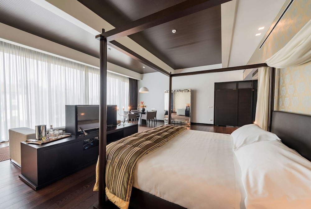 Junior Suite, Penthouse, King Bed, Sofa