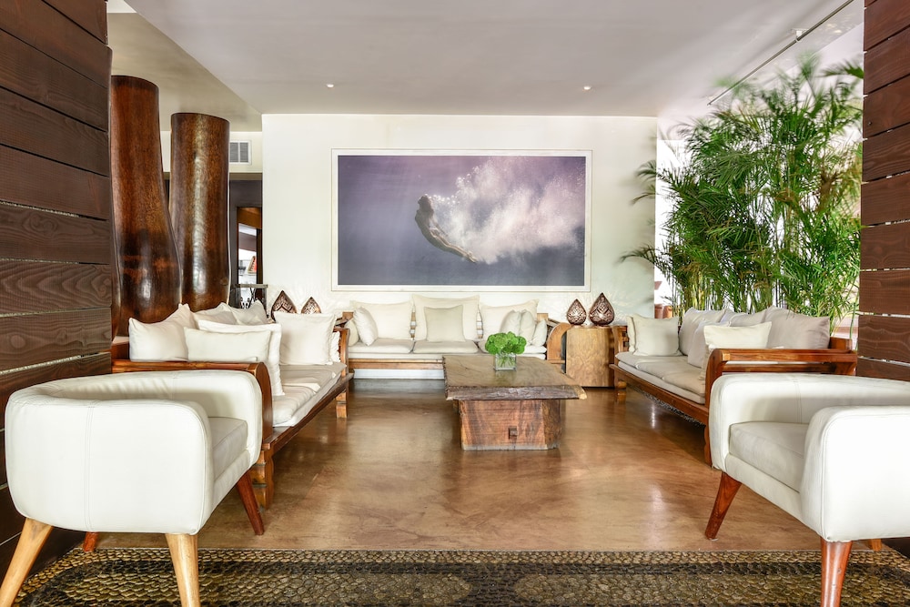 Bahia Hotel and Beach House 59/76