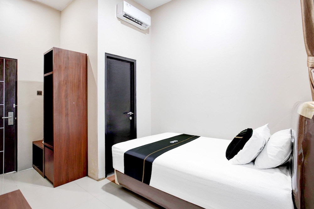 Hotel O Balikpapan near Siloam Hospital formerly Syafla Guest House 22/45