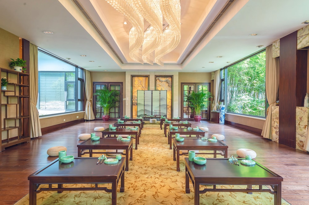 West Lake State Guest House 35/50