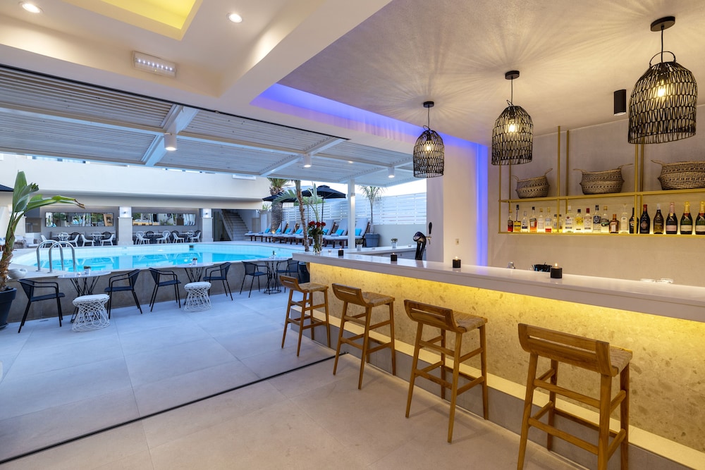 La Stella Suites 11/64