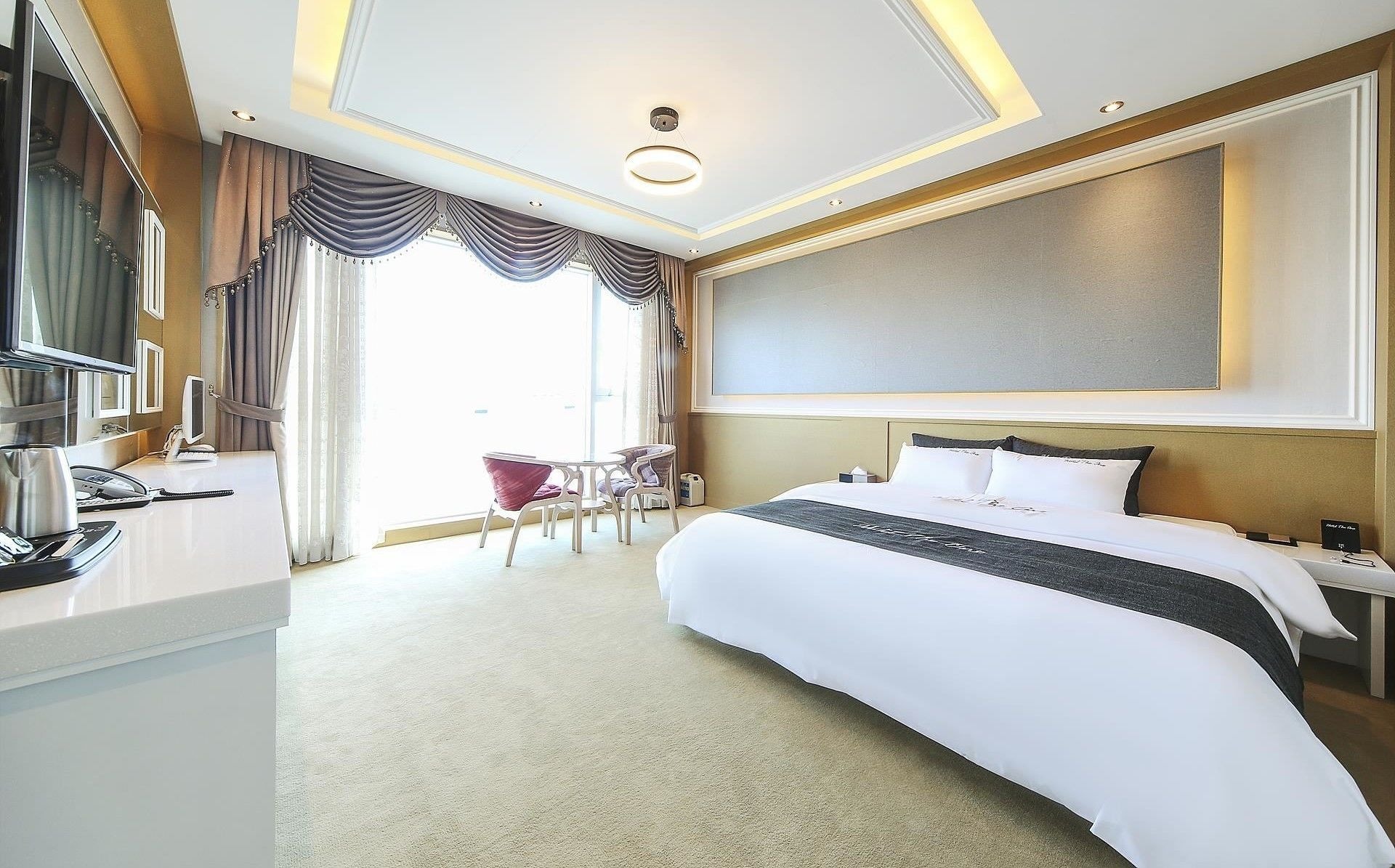 STANDARD, DOUBLE BED, HARBOUR VIEW
