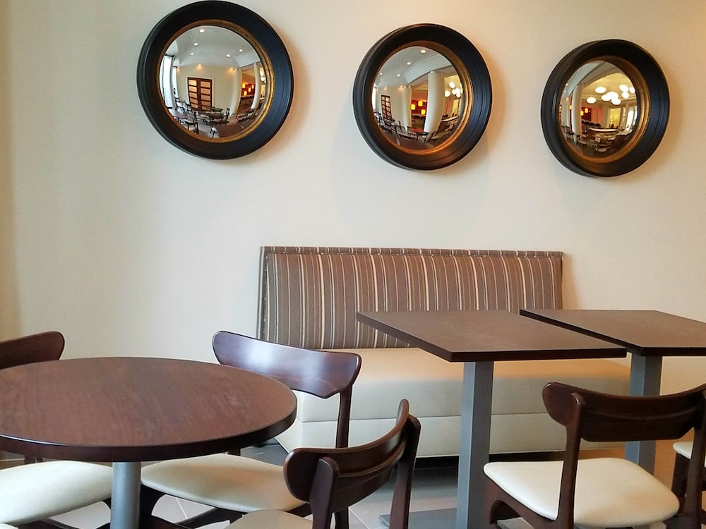 Holiday Inn Irving - Las Colinas, an IHG Hotel 49/64