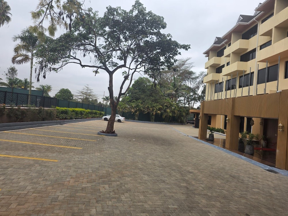 Park Place Hotel 74/80