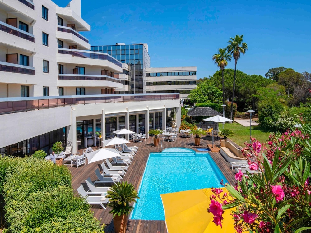 Mercure Hyeres Centre 68/73
