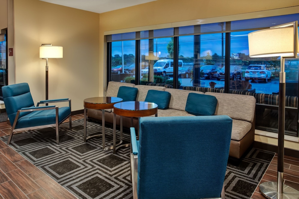 TownePlace Suites Detroit Belleville 33/50