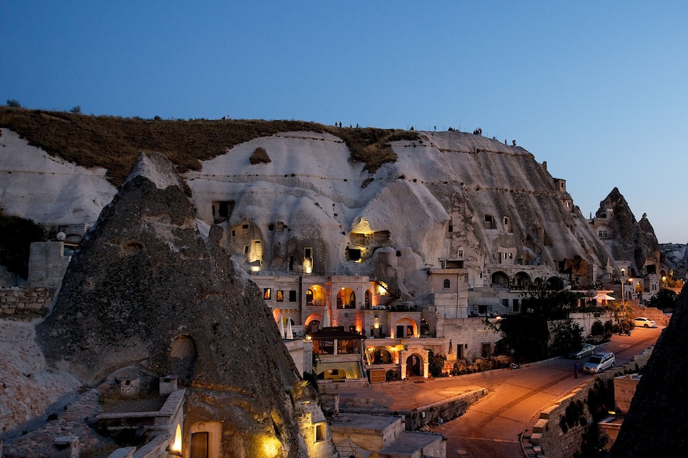 Miras Hotel 40/49