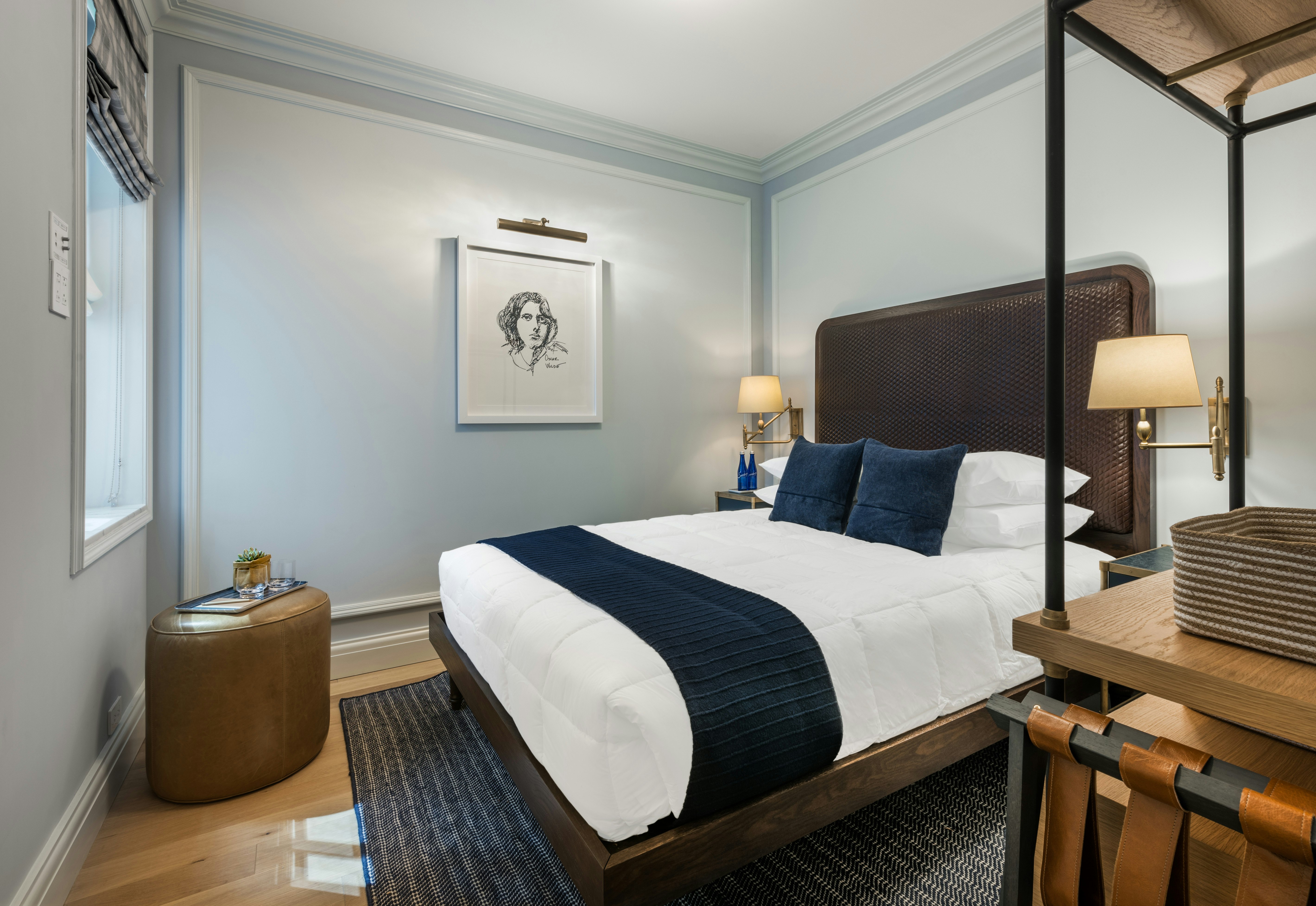 DELUXE, QUEEN BED