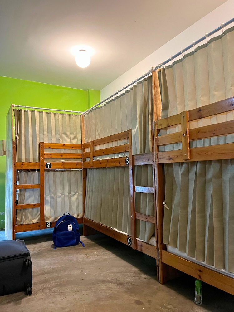 PODs The Backpackers Home & Cafe 37/50