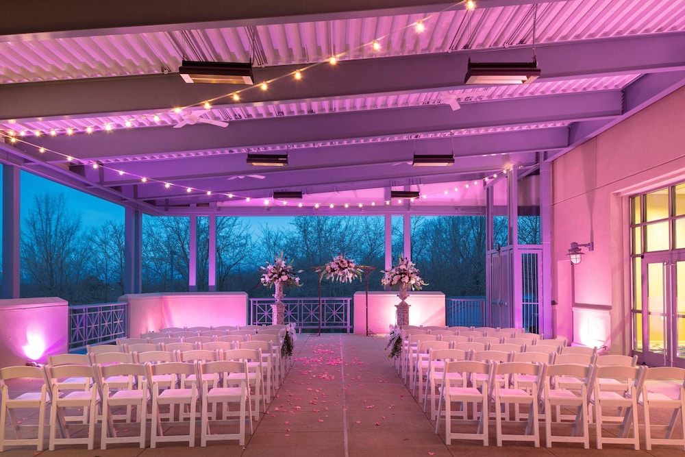 Renaissance Shoals Resort & Spa 4/33