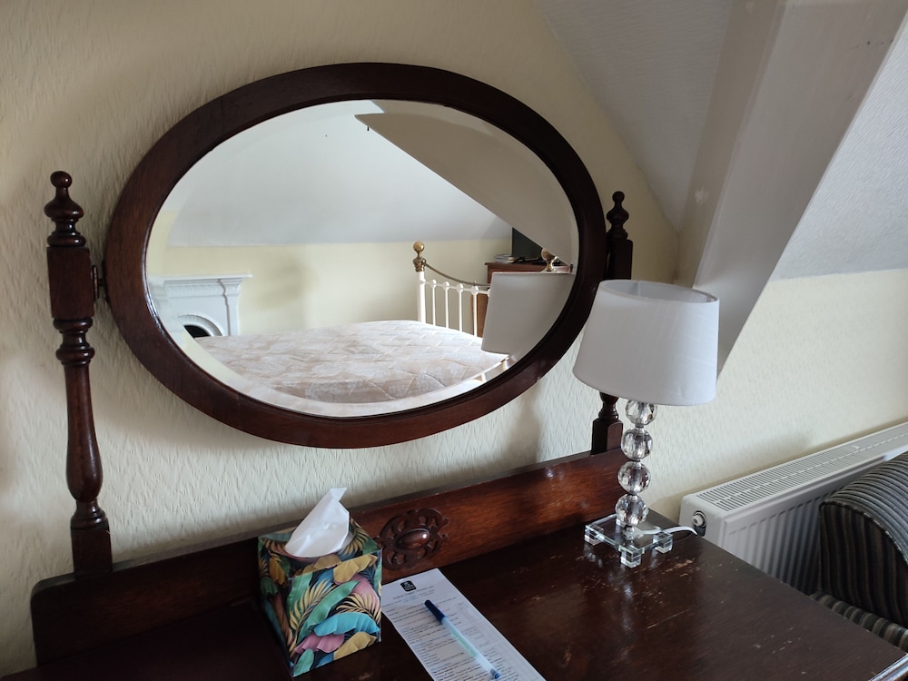 Anton Guest House Bed and Breakfast 50/50
