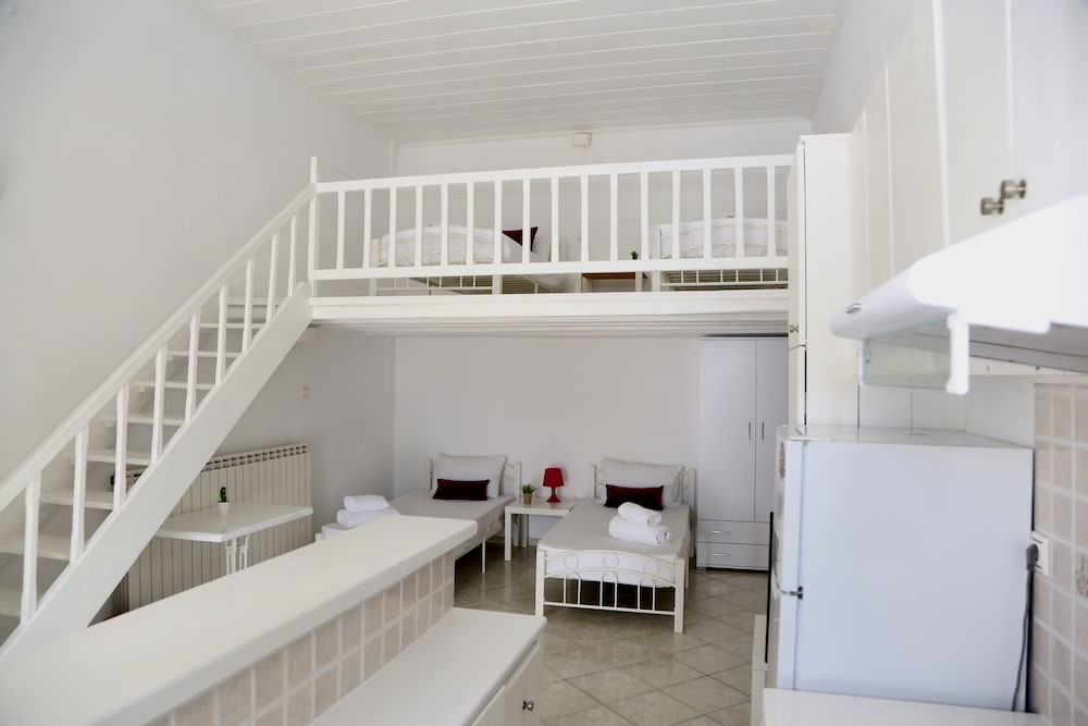 IRENE'S RESIDENCE 24/50