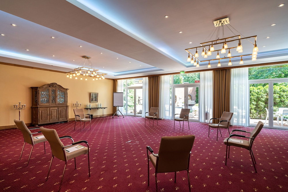 Waldhotel Tannenhauschen 32/50