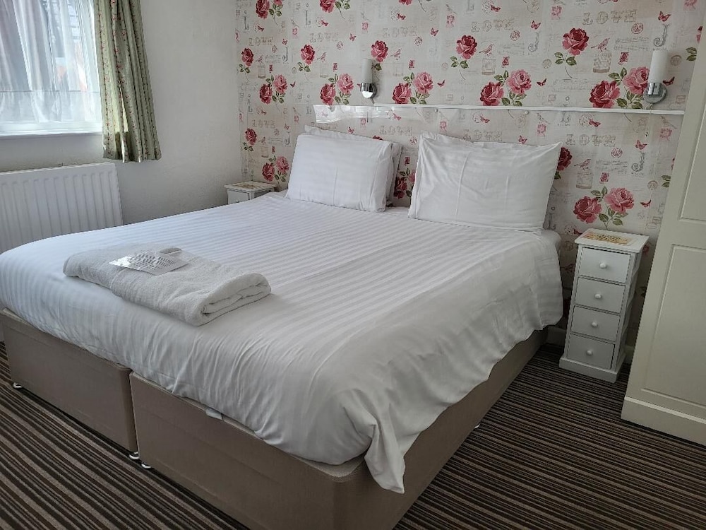 North Parade Seafront Accommodation 8/50