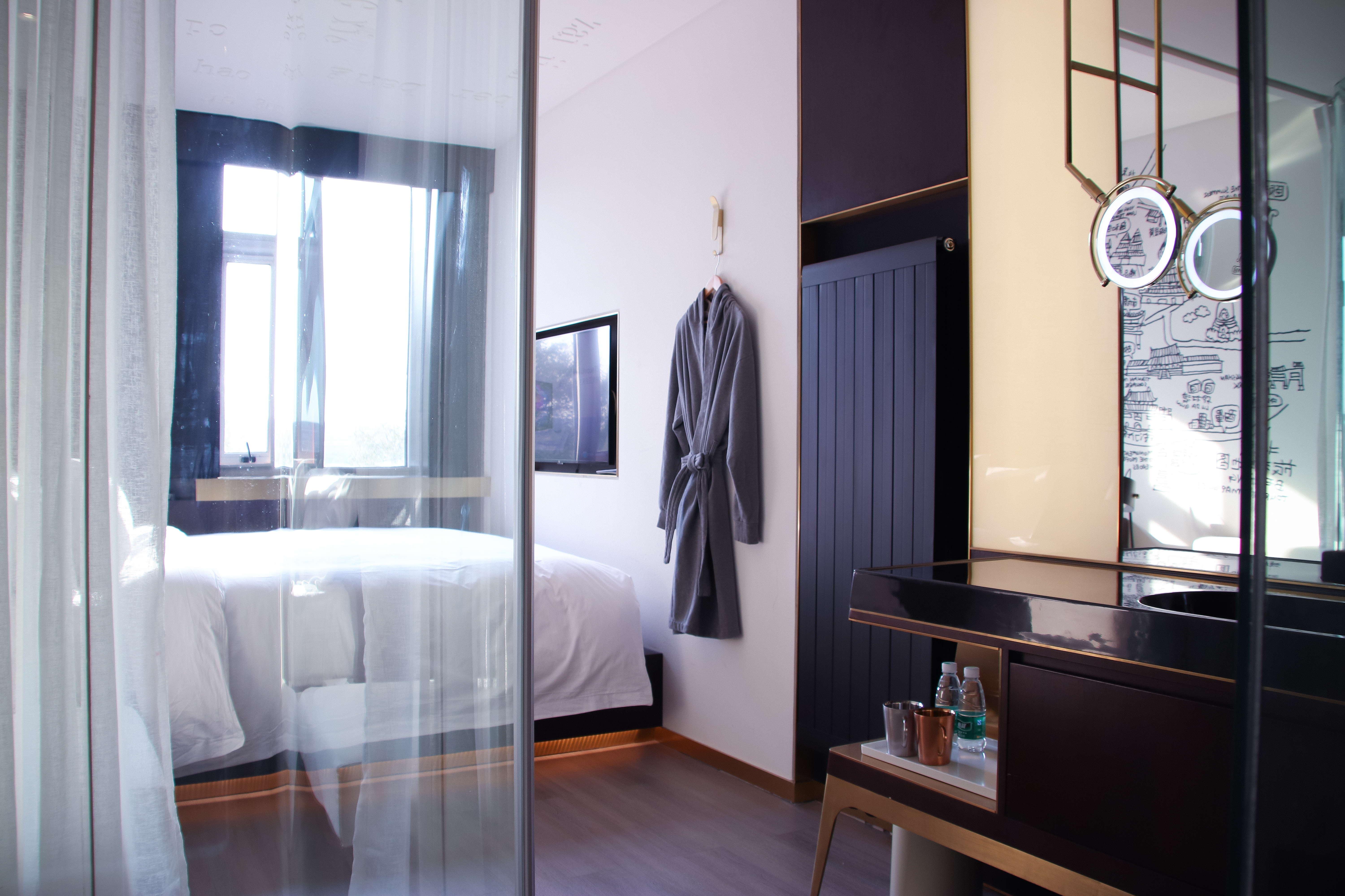 Hutong Crossroads Inn--Xinghaiqi Holiday Hotel 8/28