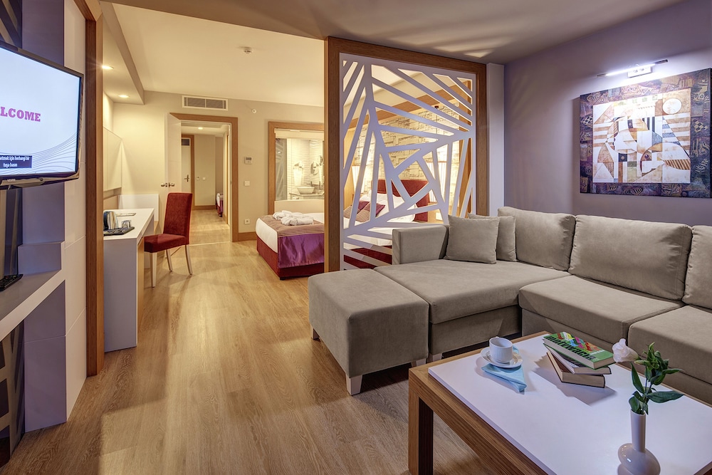 Tui Magic Life Jacaranda 44/68