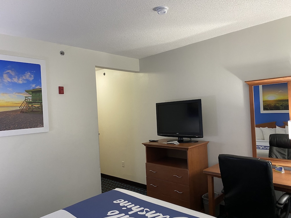 Days Inn & Suites by Wyndham Cambridge 19/30