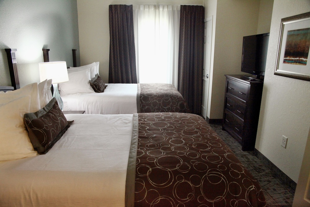 Staybridge Suites Minot 10/62
