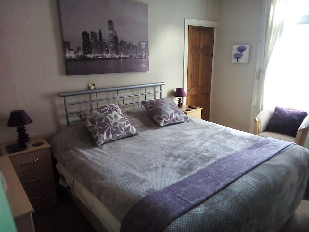 Bryn Coed Guest House 3/16