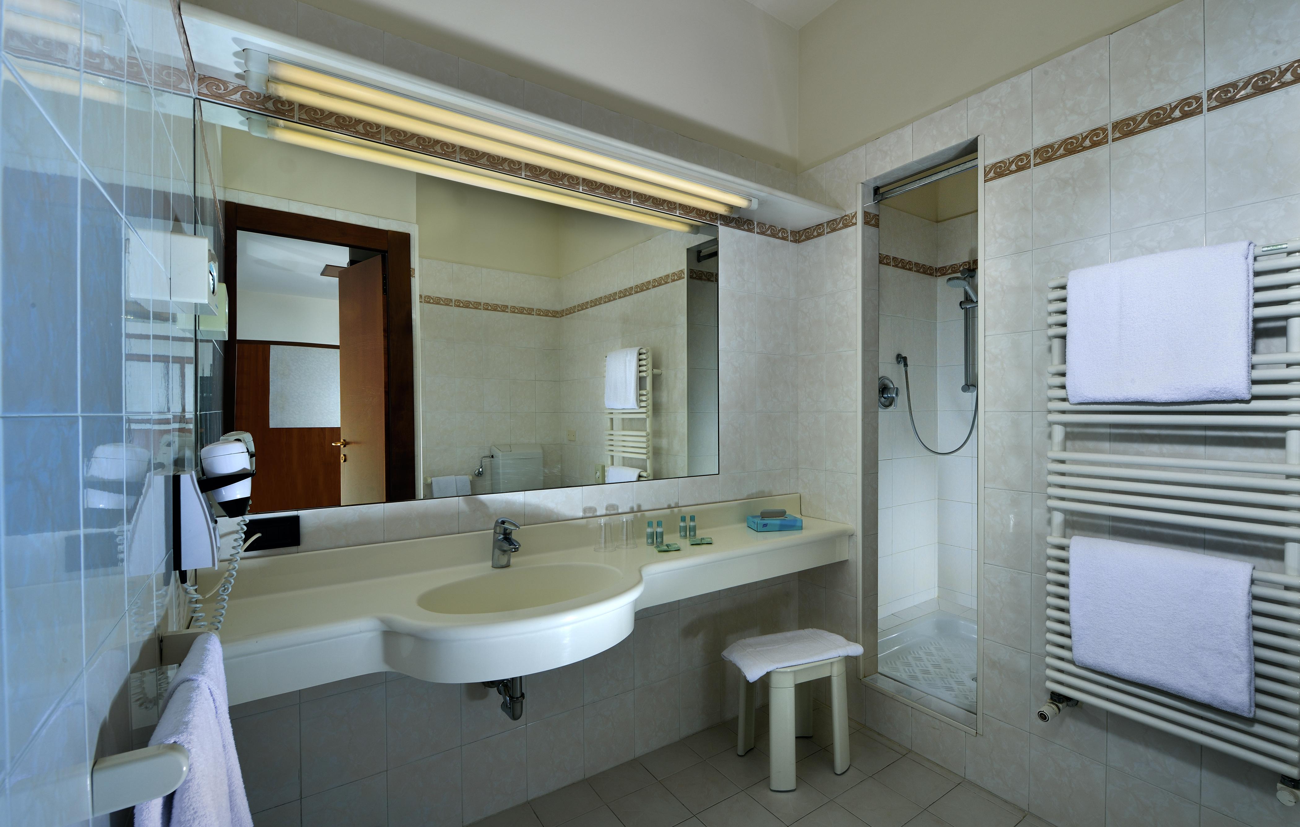 GRAND HOTEL ELITE 47/50