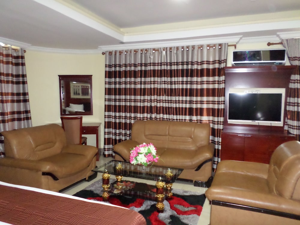 Don Suite Hotel 20/28