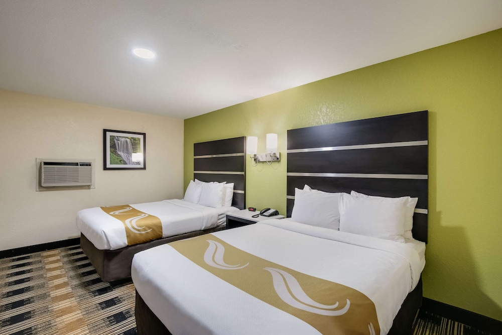Quality Inn & Suites Mt. Chalet 19/36