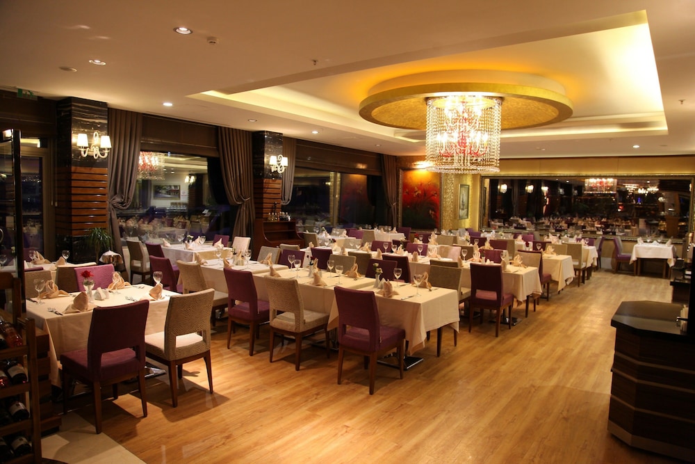 Armis Hotel 34/50