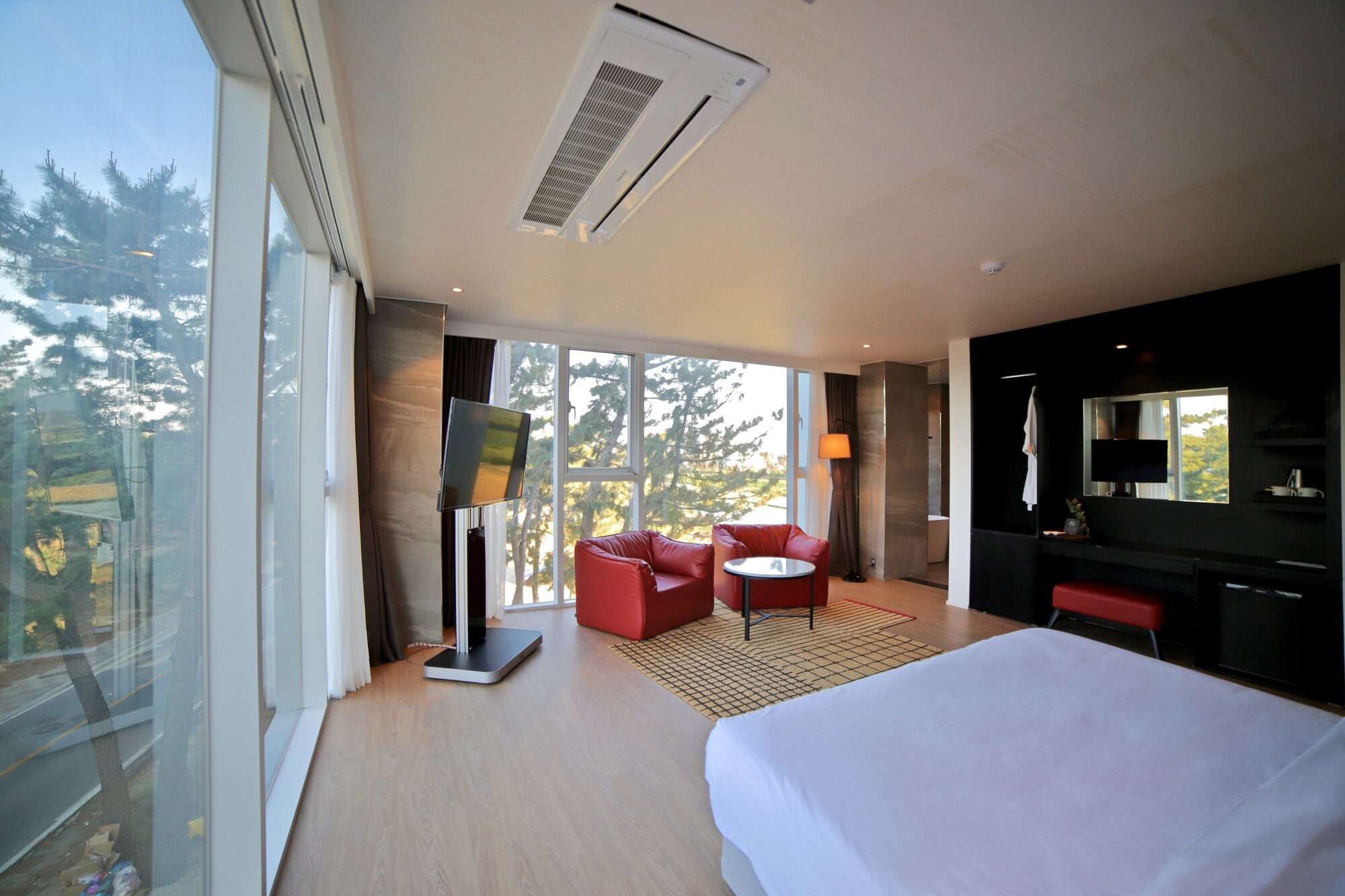 GARDEN, PANORAMA, SUITE